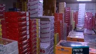 Najbardziej słodki w kraju Urząd Miejski. Ponad 8 ton cukierków, lizaków i czekoladek zamówił sobie szczeciński magistrat. Jak nietrudno policzyć - biorąc pod uwagę tylko dni robocze - to ponad 20 kilogramów słodkości dziennie. (TVN24)