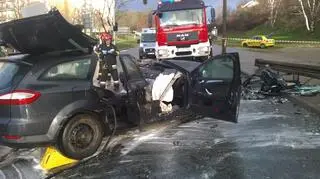 Autobus zderzył się z osobówką
