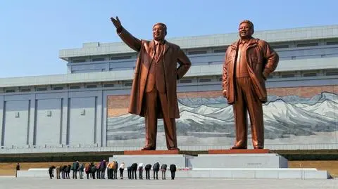 Korea Północna. Partyjny dziennik demaskuje "spisek USA"