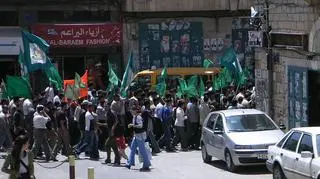 Hamas ma swoich zwolenników także na Zachodnim Brzegu. Na ilustracji: marsz sympatyków Hamasu w Betlejem