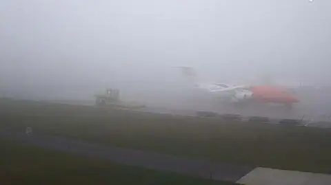 Mgła na lotnisku w Gdańsku 