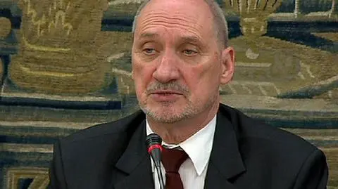 Macierewicz: Zaniedbania i bezprawne działania ws. Smoleńska