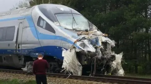 Pendolino po zderzeniu z ciężarówką