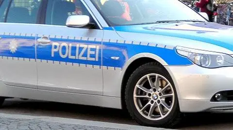 Niemcy: Polski autobus uderzył w drzewo