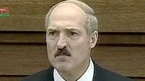 Łukaszenka: Koniec z anarchią w internecie