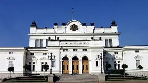 Ponad stu polityków-agentów