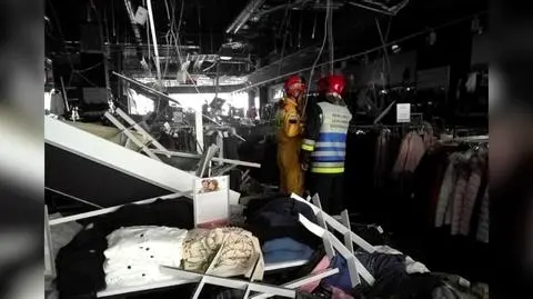 Seven people got injured after a suspended ceiling fell down on customers in a shopping mall in Rzeszów