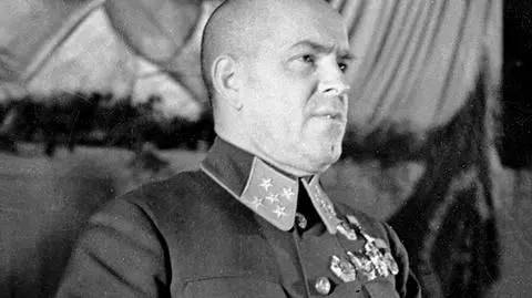 W innych miejscach idzie lepiej: na archiwalnym nagraniu obalenie pomnika Lenina w Charkowie