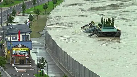 Miasto schowane za płotem przed wielką wodą. Wybraliście najlepsze wideo tygodnia