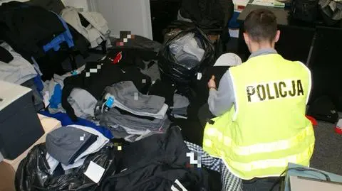 Rzeszów. Policjanci zabezpieczyli podrobioną markową odzież