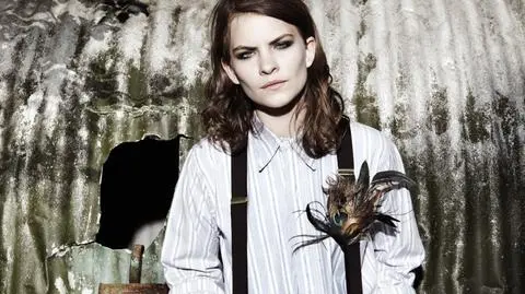 Córka Stinga zagra dla kibiców