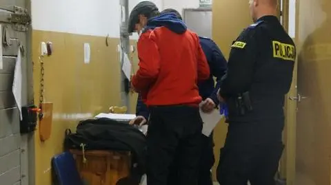 Zamieniał wódkę na wodę, ekspedientkom groził śmiercią