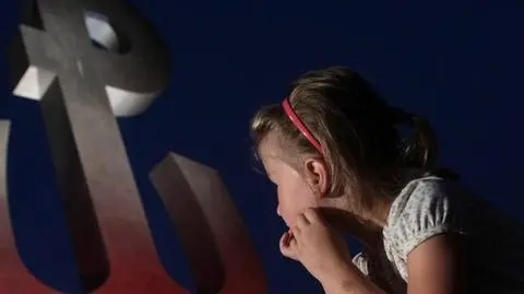 Zapłonął ogień dla Powstańców.
 "Pamiętać będziemy na wieki"