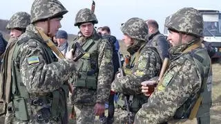 Mobilizacja obowiązuje - wojsko nie zwalnia ze służby poborowych i kontraktowych żołnierzy