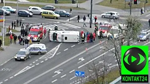 Wjechał w karetkę. Załoga w szpitalu