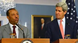 Abdullah Al-Sani (L) - obecny premier Libii