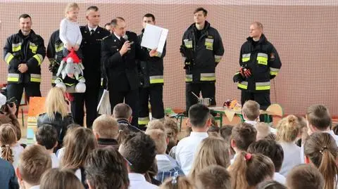 8-latka była sama w domu. Gdy zobaczyła ogień, zadzwoniła po pomoc