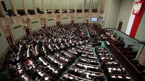 Posłowie przyjęli dziurawe prawo