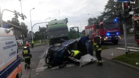 19-latek bez prawa jazdy wiózł młodsze koleżanki