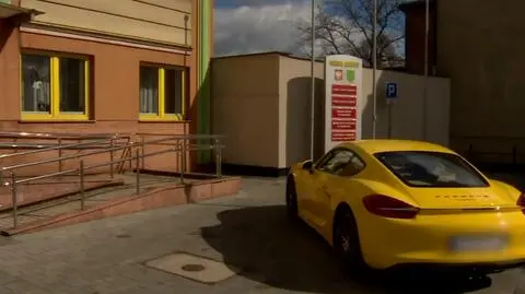 Łódzkie: nikt nie chce kupić porsche od gminy Maków