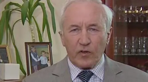 "Wiarygodnośc Macierewicza: 1"