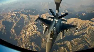Pilot F-16 na szczęście nie musiał się katapultować nad terenem walk z IS