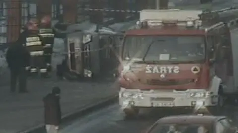 Brawurowa jazda i samochód dachował