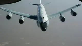 Amerykański RC-135 mógł się zdziwić widząc chiński myśliwiec tak blisko siebie