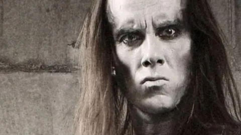 "Nergal" niewinny. Darcie Biblii "formą sztuki"