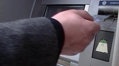 Porwali bankomat z supermarketu
