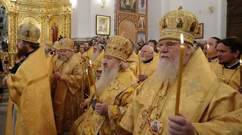 Cyryl nie chce widzieć duchownych w limuzynach.
"Przecież są samochody japońskie, koreańskie"