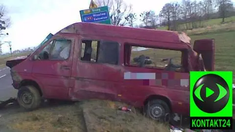 Bus wpadł do rowu