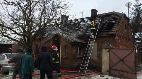 Pożar domu jednorodzinnego, nie żyje 80-letnia kobieta