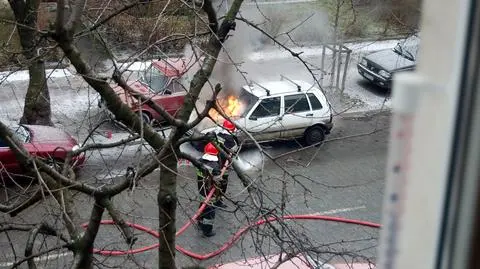 Płonący samochód