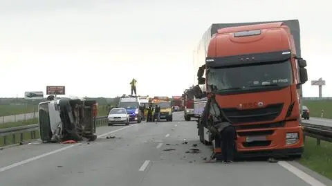 Siedem osób z busa trafiło do szpitala	