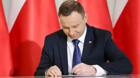 Dwie ustawy z podpisem prezydenta