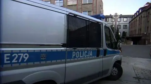 KJradnąc kabel, zostawił telefon i umówił się na odbiór z policjantem