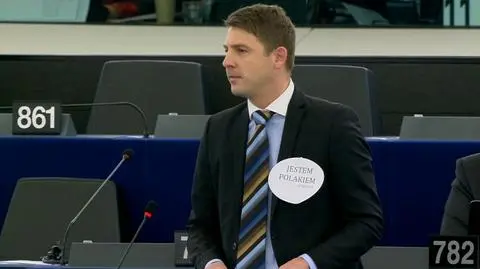 przewodniczący Partii Wolnych Obywateli Petr Mach wystąpił z gadżetem