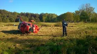 Silniki zgasły i maszyna runęła na ziemię