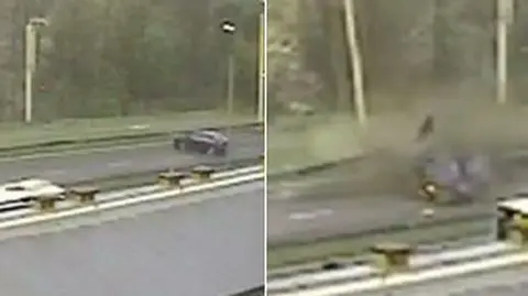 Najpierw w barierkę potem w słup. Groźny wypadek w Krakowie