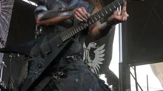 Adam Darski "Nergal" niszczył Biblię i wypowiadał na jej temat wulgarne słowa