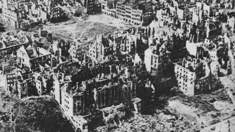 Polish legal experts say Poland can demand German reparations