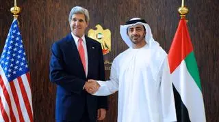 Szef MSZ Abdullah bin Zayed Al Nahyan też zmieni strój?