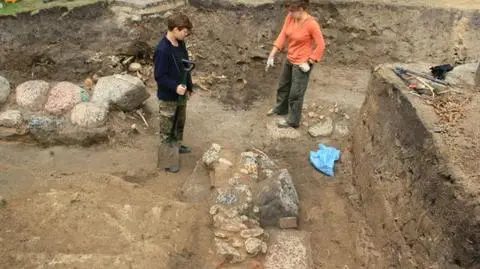 Tysiąc szkieletów odkrytych w Gniewie