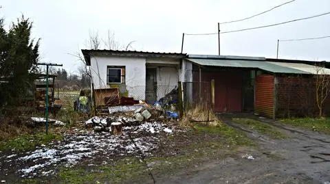 Łobez: Rzucił się z siekierą na policjantów. Oddali strzały