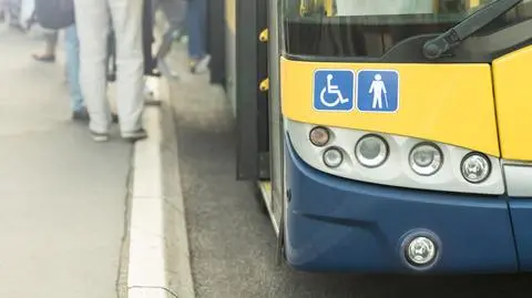 Awantura w autobusie. Kierowca nie chciał pomóc niepełnosprawnemu (wideo z 28.07.2017)