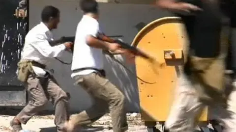 Kaddafi gratuluje swoim zwolennikom odparcia ataku rebeliantów w Trypolisie