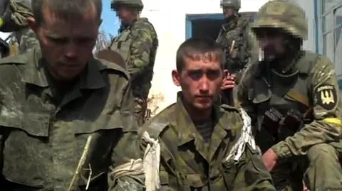 Rosyjscy poborowi w Iłowajsku, wzięci do niewoli przez Ukraińców (sierpień 2014)