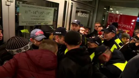 Protest przed premierą sztuki "Śmierć i dziewczyna"