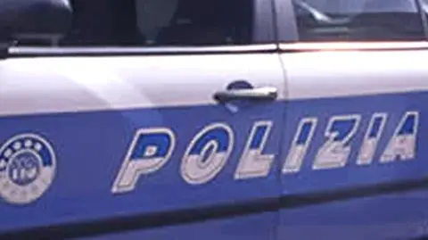 Kierowca leżał nagi w dzielnicy prostytutek. Mają wersję zdarzeń